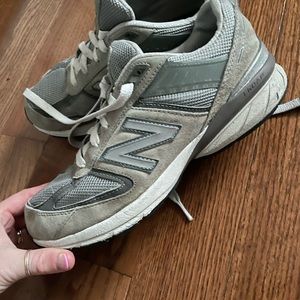 Size 7.5 - New Balance 990v5
